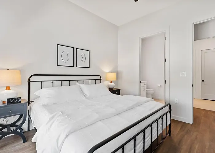 Apartment The Corbin 1302 - The Yale *