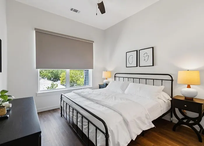 Apartment The Corbin 1302 - The Yale *